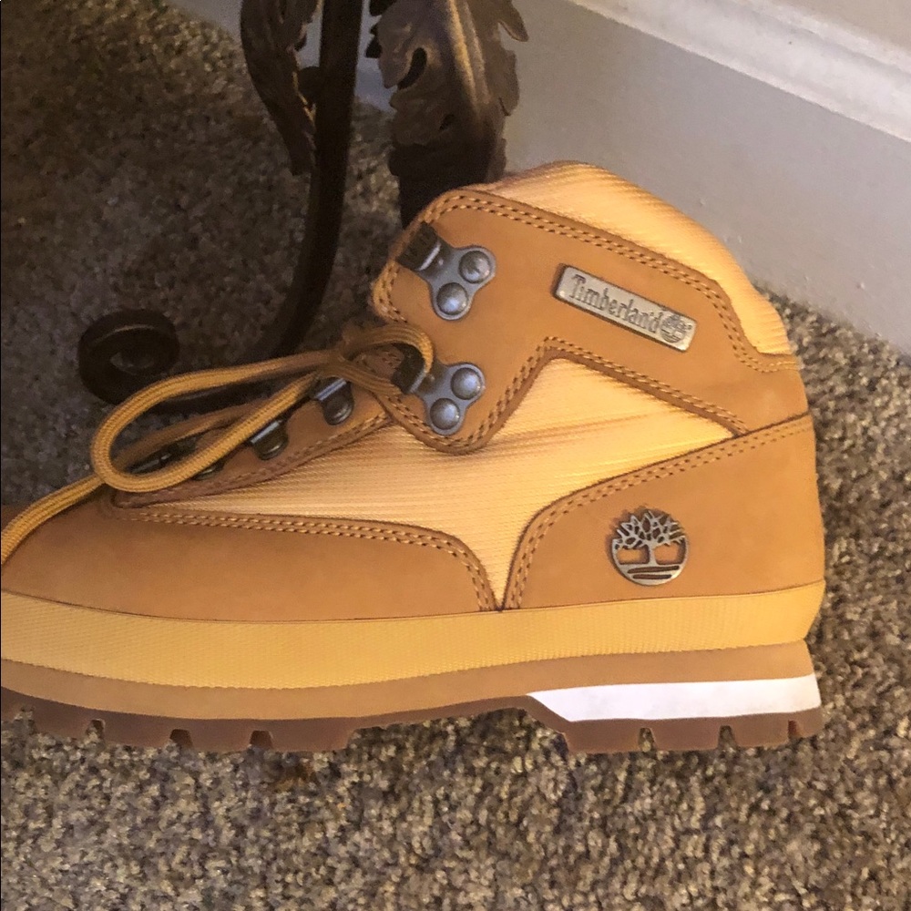 💝 💝😍Timberland Wheat Leather Boot
GORGEOUS